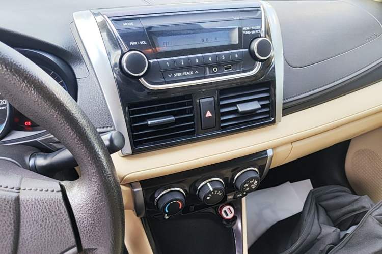 Used Toyota Vios 2014 1.3L Manual Xiang Edition Audio And AC Panel