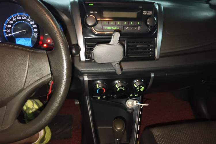 Used Toyota Vios 2014 1.3L Automatic Standard Edition Audio And AC Panel