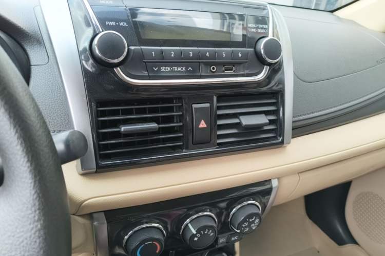 Used Toyota Vios 2014 1.5L Automatic ZhiZhen Edition Audio And AC Panel