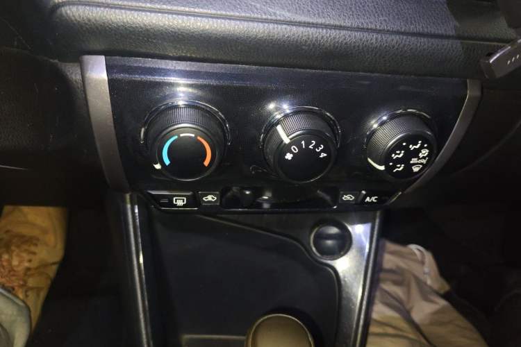 Used Toyota Vios 2014 1.5L Automatic ZhiShang Edition Audio And AC Panel