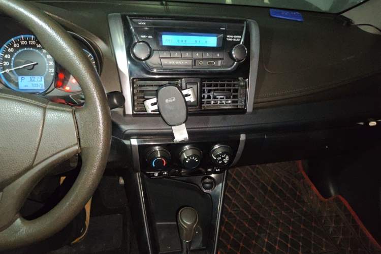 Used Toyota Vios 2014 1.3L Automatic Standard Edition Audio And AC Panel