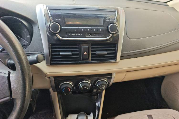 Used Toyota Vios 2014 1.3L Automatic Standard Edition Audio And AC Panel