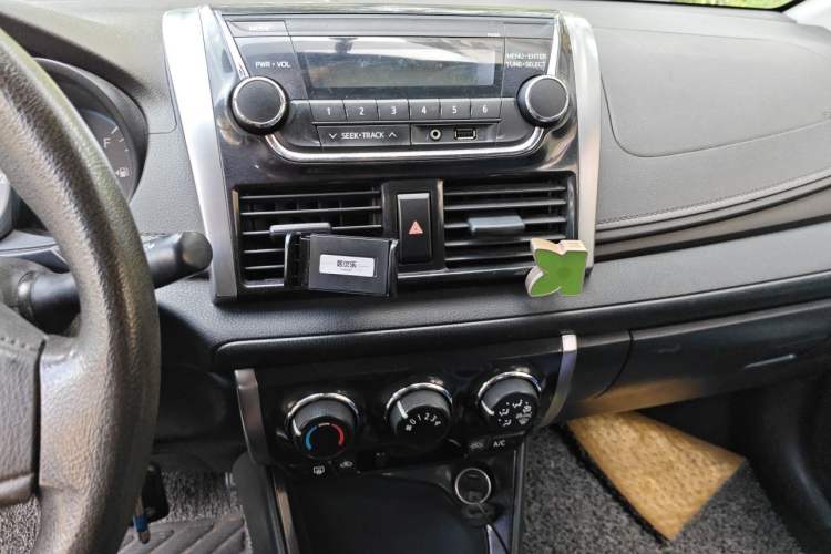 Used Toyota Vios 2014 1.3L Automatic Standard Edition Audio And AC Panel