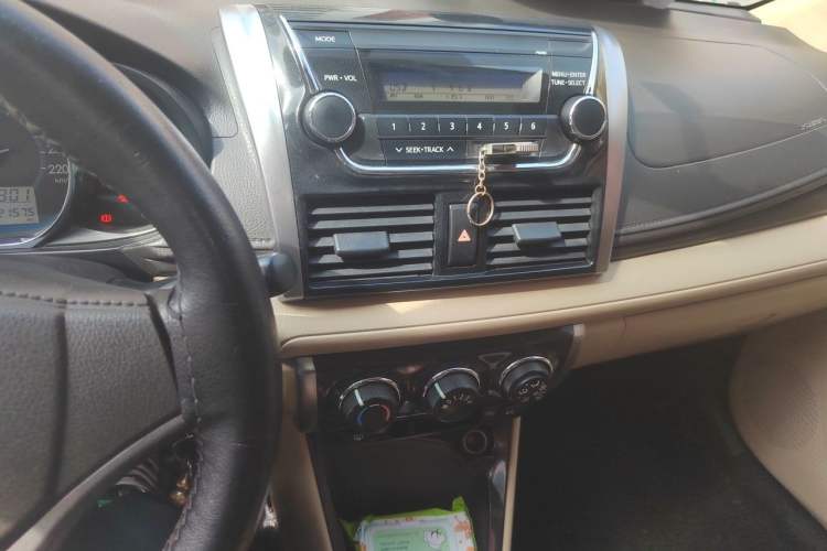 Used Toyota Vios 2014 1.5L Manual ZhiZhen Edition Audio And AC Panel