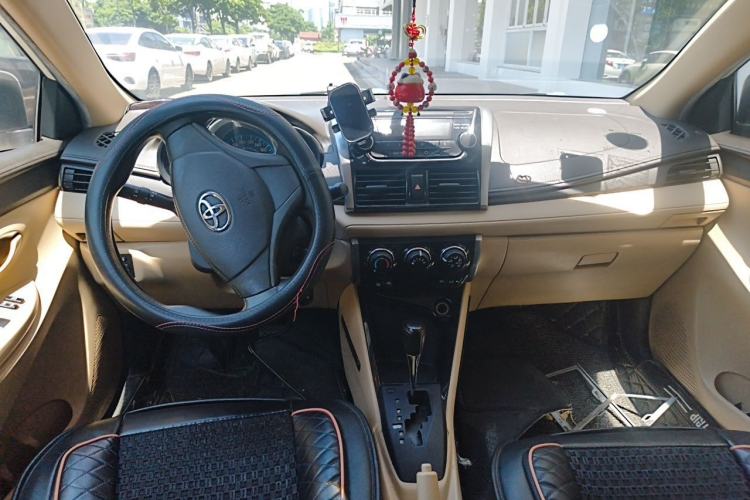 Used Toyota Vios 2014 1.5L Automatic ZhiZhen Edition Center Console