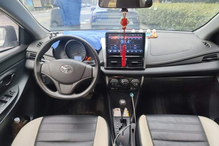 Used Toyota Vios 2014 1.5L Automatic ZhiZhen Edition Center Console