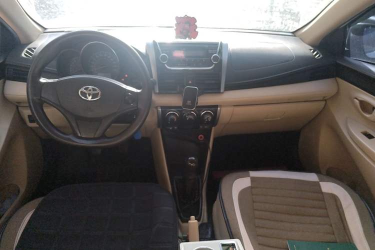 Used Toyota Vios 2014 1.5L Manual ZhiZhen Edition Center Console