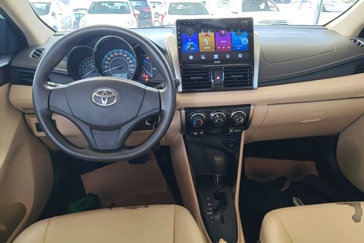 Used Toyota Vios 2014 1.3L Automatic Standard Edition Center Console