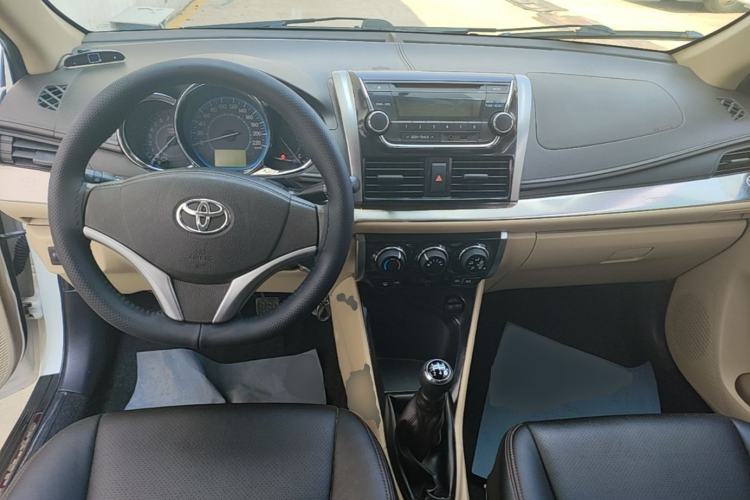 Used Toyota Vios 2014 1.3L Manual Value Edition Center Console