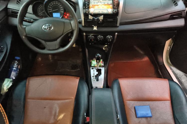 Used Toyota Vios 2014 1.5L Automatic ZhiZhen Edition Center Console