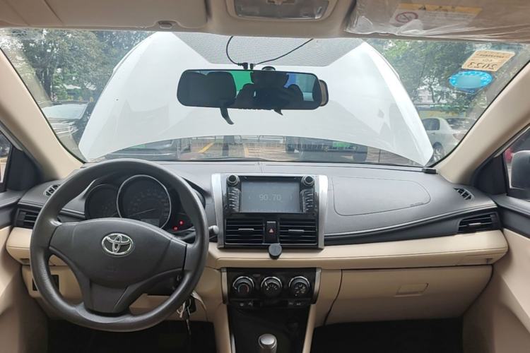 Used Toyota Vios 2014 1.5L Automatic ZhiZhen Edition Center Console