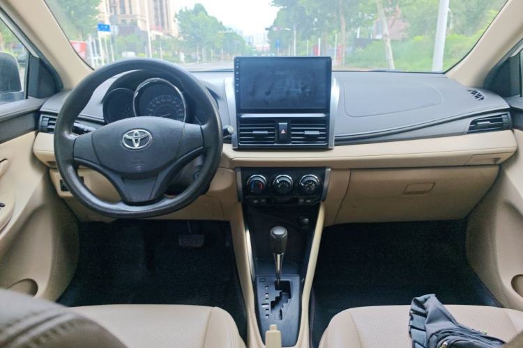Used Toyota Vios 2014 1.3L Automatic Standard Edition Center Console