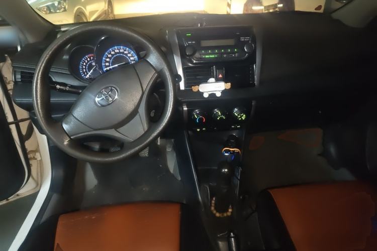 Used Toyota Vios 2014 1.5L Manual ZhiZhen Edition Center Console