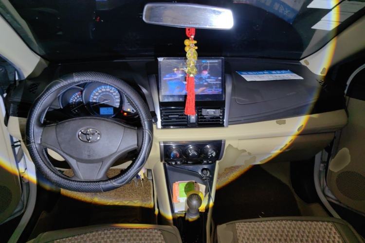 Used Toyota Vios 2014 1.5L Manual ZhiZhen Edition Center Console