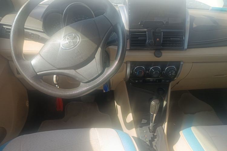 Used Toyota Vios 2014 1.5L Automatic ZhiZhen Edition Center Console