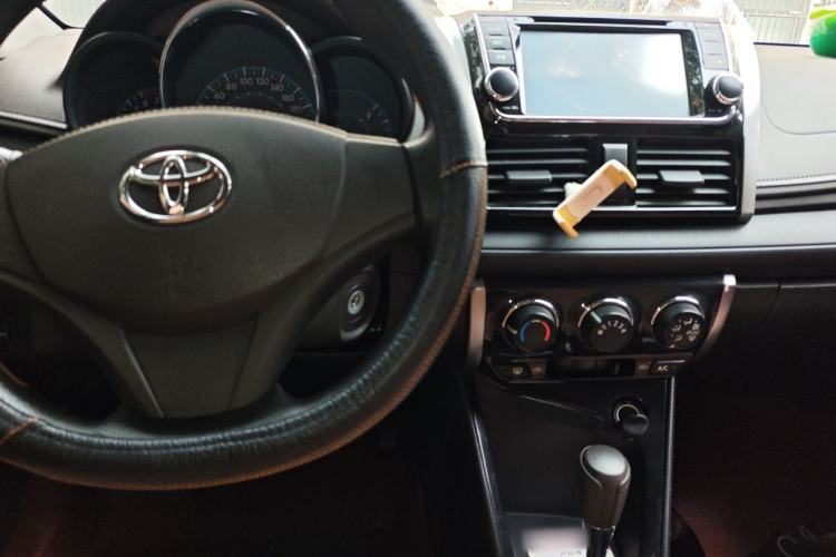 Used Toyota Vios 2014 1.5L Automatic ZhiZhen Edition Center Console
