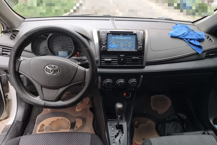 Used Toyota Vios 2014 1.5L Automatic ZhiZhen Edition Center Console
