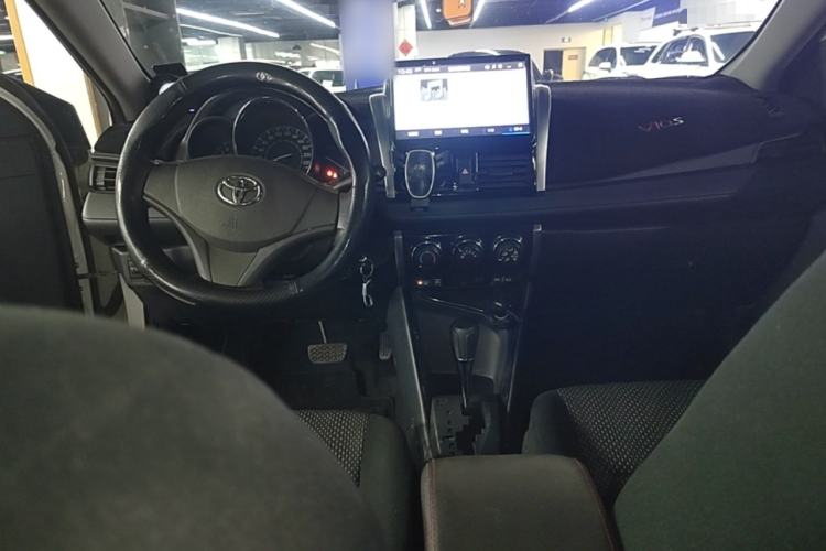 Used Toyota Vios 2014 1.5L Automatic ZhiZhen Edition Center Console