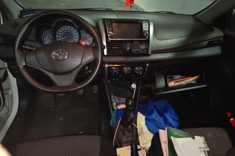 Used Toyota Vios 2014 1.3L Manual Value Edition Center Console