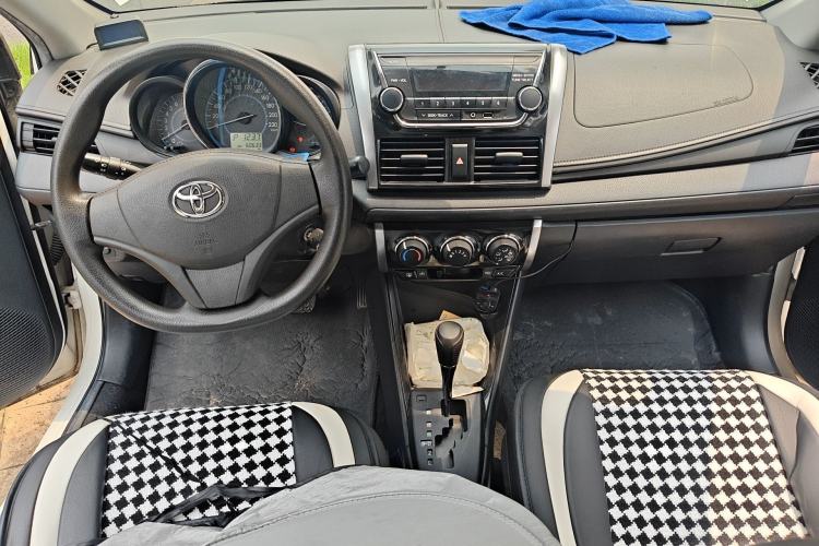 Used Toyota Vios 2014 1.5L Automatic ZhiZhen Edition Center Console
