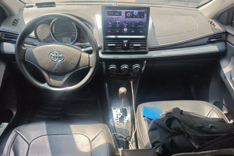Used Toyota Vios 2014 1.3L Automatic Standard Edition Center Console