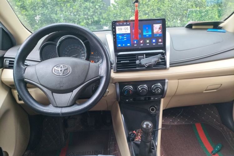Used Toyota Vios 2014 1.3L Manual Value Edition Center Console