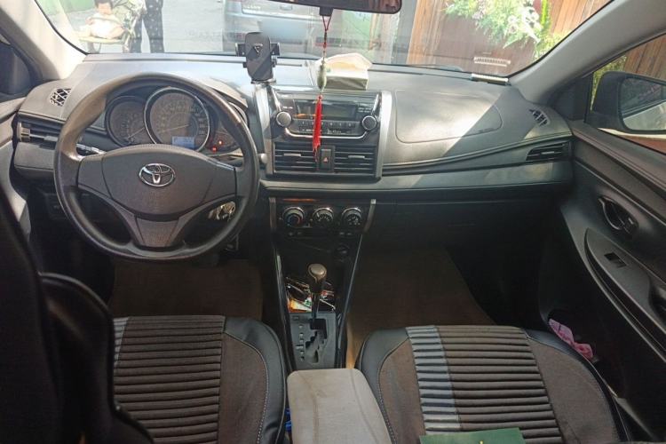 Used Toyota Vios 2014 1.5L Automatic ZhiZhen Edition Center Console