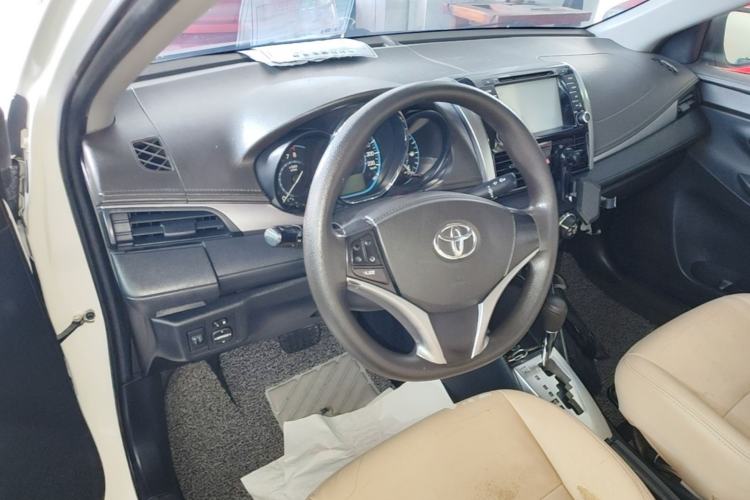 Used Toyota Vios 2014 1.5L Automatic Smart Edition Center Console
