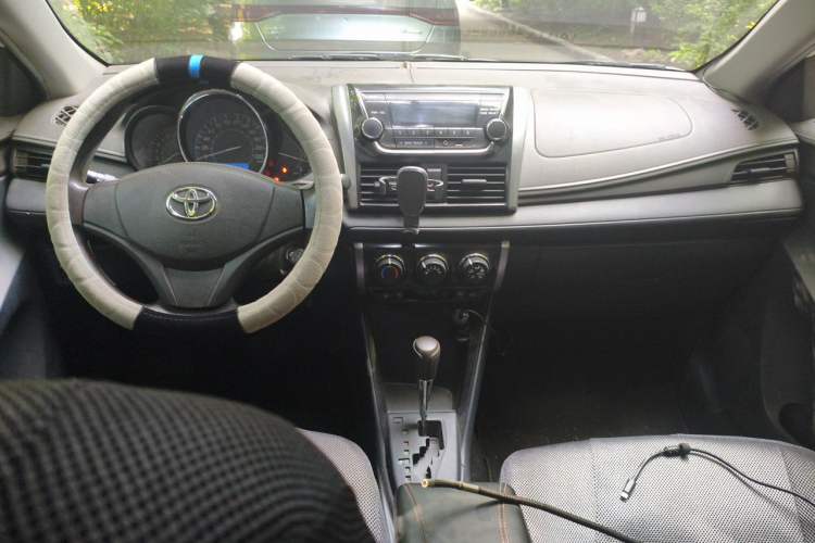 Used Toyota Vios 2014 1.5L Automatic ZhiZhen Edition Center Console