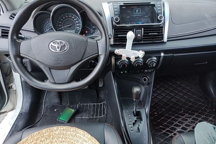 Used Toyota Vios 2014 1.5L Automatic ZhiZhen Edition Center Console