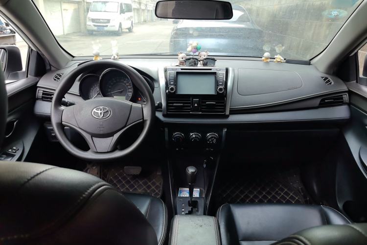 Used Toyota Vios 2014 1.5L Automatic ZhiZhen Edition Center Console
