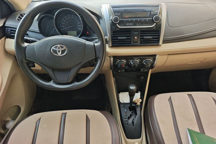 Used Toyota Vios 2014 1.3L Automatic Standard Edition Center Console