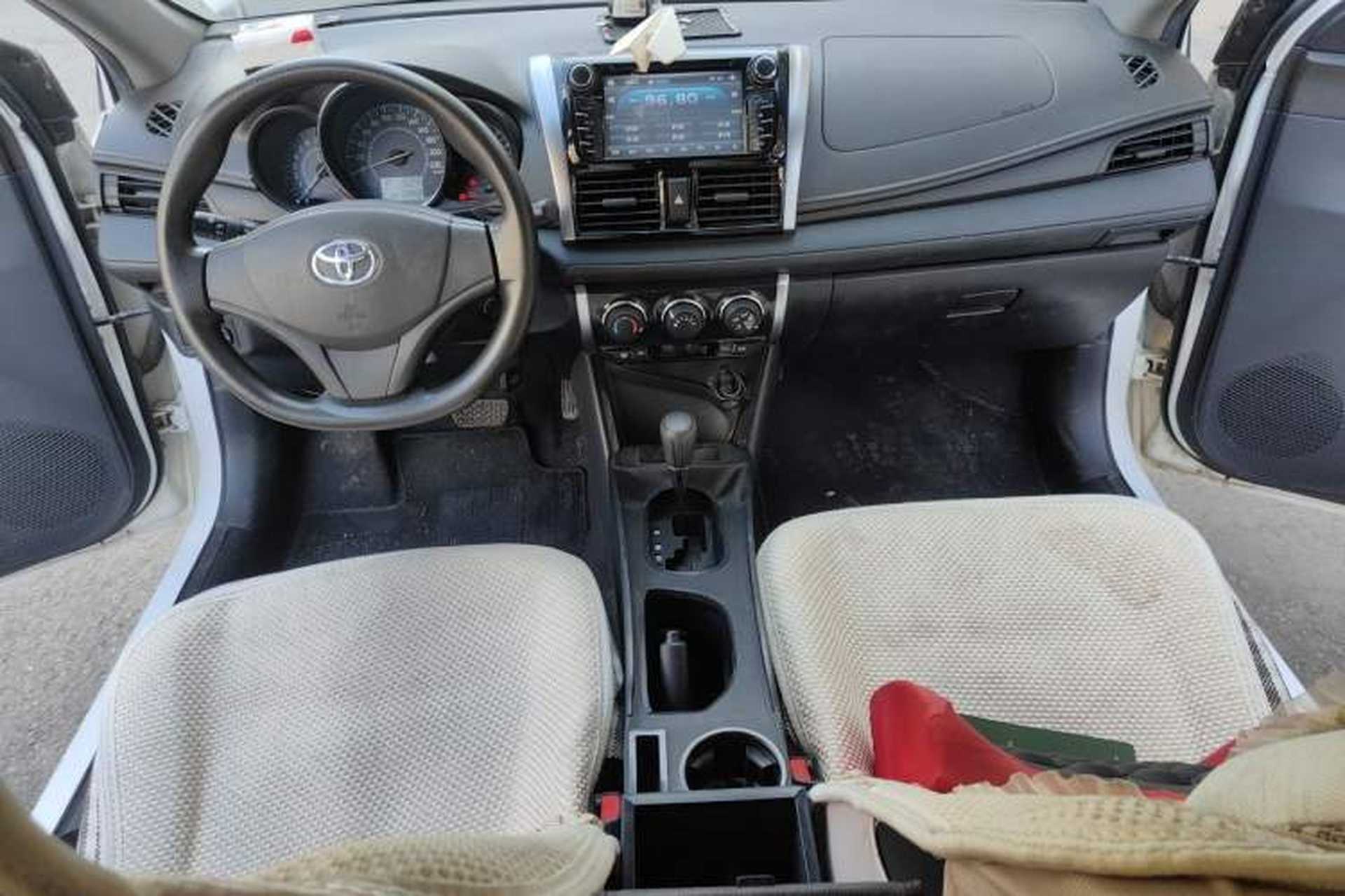 Used Toyota Vios 2014 1.3L Automatic Standard Edition Center Console
