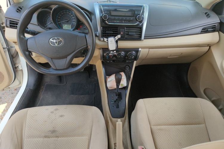 Used Toyota Vios 2014 1.3L Automatic Standard Edition Center Console