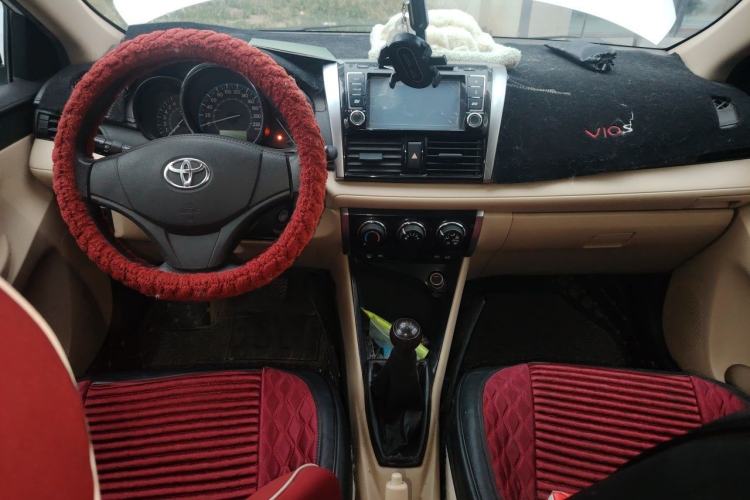 Used Toyota Vios 2014 1.3L Manual Xiang Edition Center Console