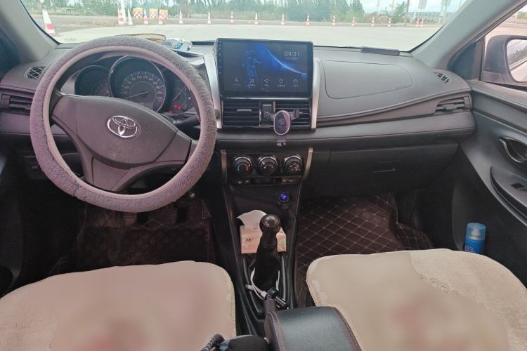 Used Toyota Vios 2014 1.5L Manual ZhiZhen Edition Center Console