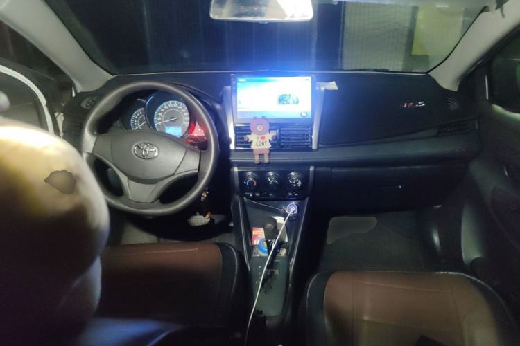 Used Toyota Vios 2014 1.3L Automatic Standard Edition Center Console