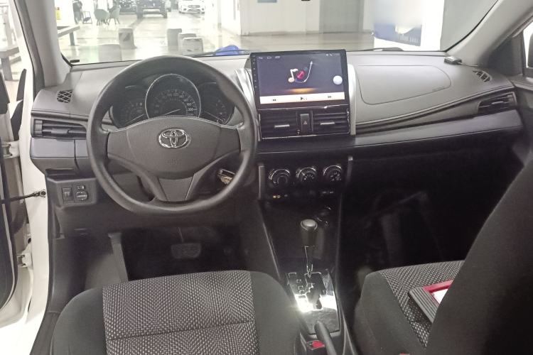 Used Toyota Vios 2014 1.3L Automatic Standard Edition Center Console