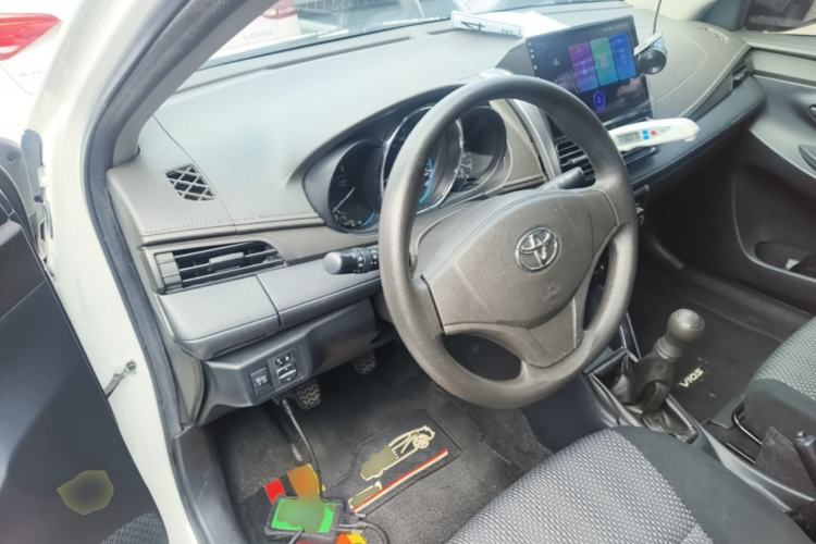 Used Toyota Vios 2014 1.5L Manual ZhiZhen Edition Center Console
