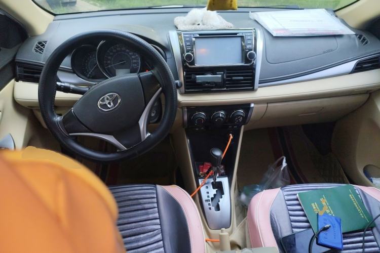 Used Toyota Vios 2014 1.5L Automatic ZhiShang Edition Center Console