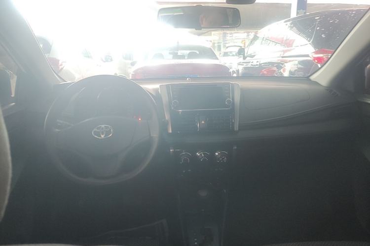 Used Toyota Vios 2014 1.5L Automatic ZhiZhen Edition Center Console