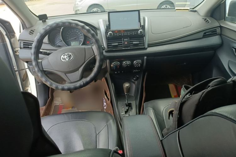 Used Toyota Vios 2014 1.3L Automatic Standard Edition Center Console