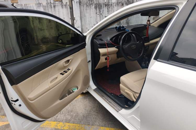 Used Toyota Vios 2014 1.3L Automatic Standard Edition Driver Seat