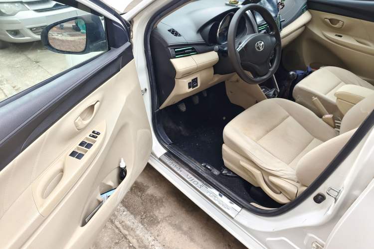 Used Toyota Vios 2014 1.5L Manual ZhiZhen Edition Driver Seat