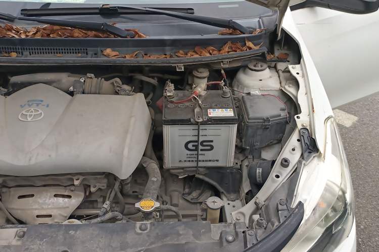Used Toyota Vios 2014 1.3L Manual Value Edition Engine Bay Left