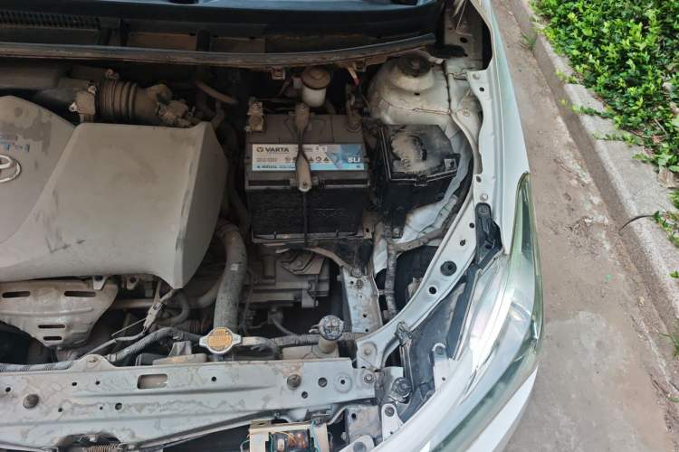 Used Toyota Vios 2014 1.3L Manual Value Edition Engine Bay Left