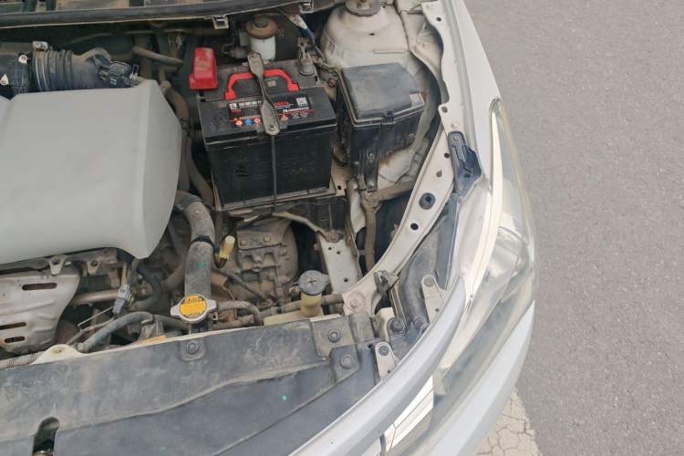Used Toyota Vios 2014 1.3L Automatic Standard Edition Engine Bay Left