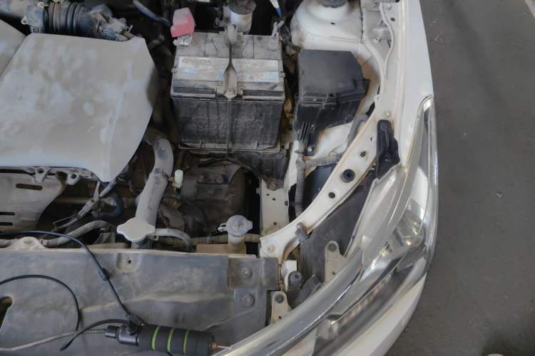 Used Toyota Vios 2014 1.5L Automatic ZhiZhen Edition Engine Bay Left