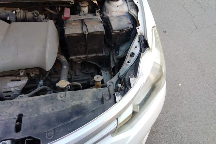 Used Toyota Vios 2014 1.3L Manual Value Edition Engine Bay Left