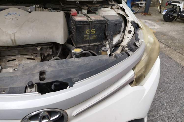 Used Toyota Vios 2014 1.3L Manual Value Edition Engine Bay Left